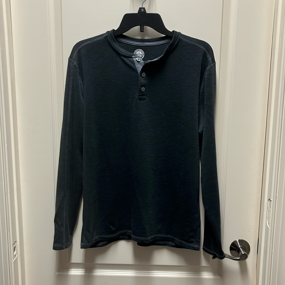 Flag & Anthem long Sleeve Henley - Black